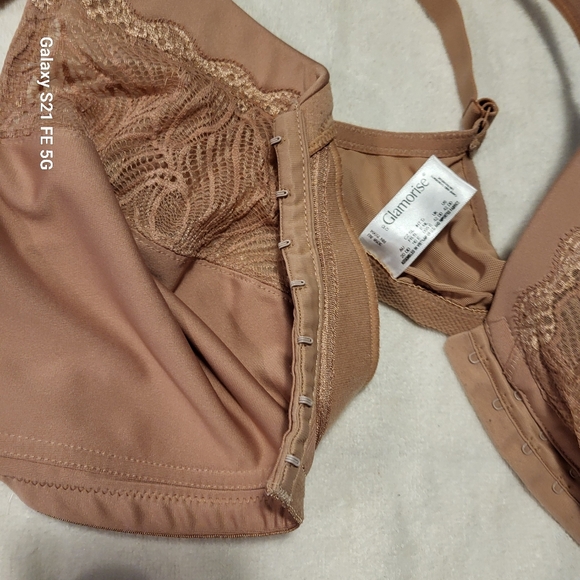 42 DD Glamorise front opening minimizer wirefree bra - Picture 3 of 4